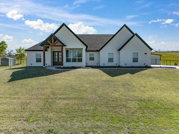 356 Scenic Wood Drive, Azle, TX 76020