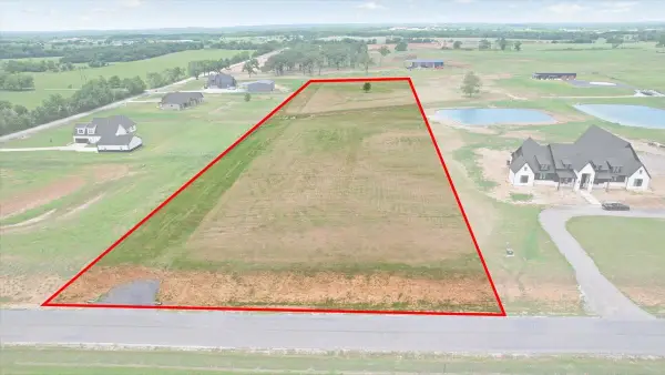 913 Club Lake Road, Whitesboro, TX 76273