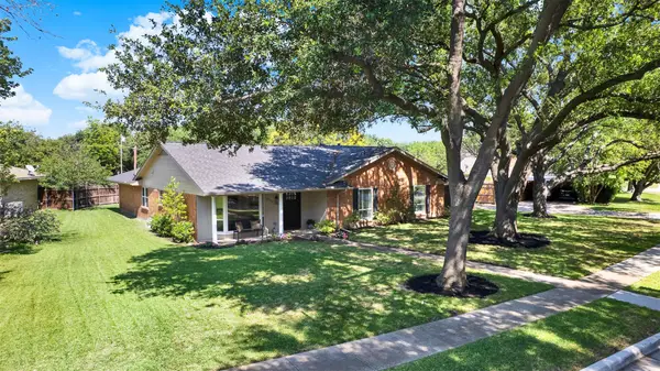 2712 Forest Grove Drive, Richardson, TX 75080