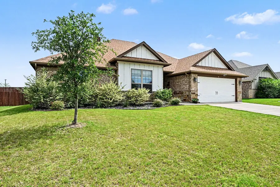 207 Bayless Avenue, Godley, TX 76044 - #2