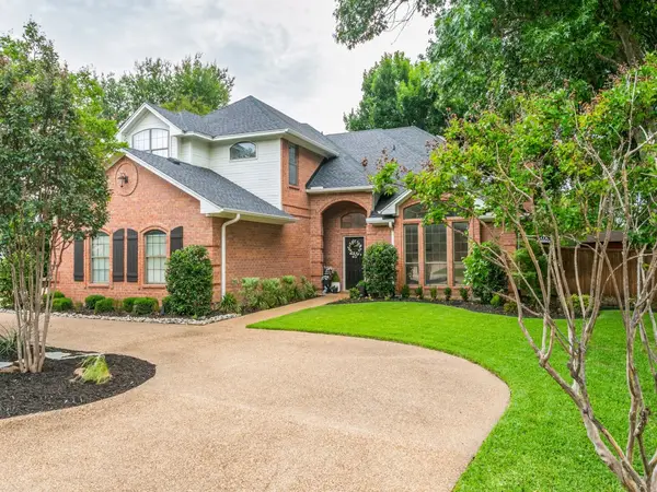 9104 Nob Hill Drive, North Richland Hills, TX 76182