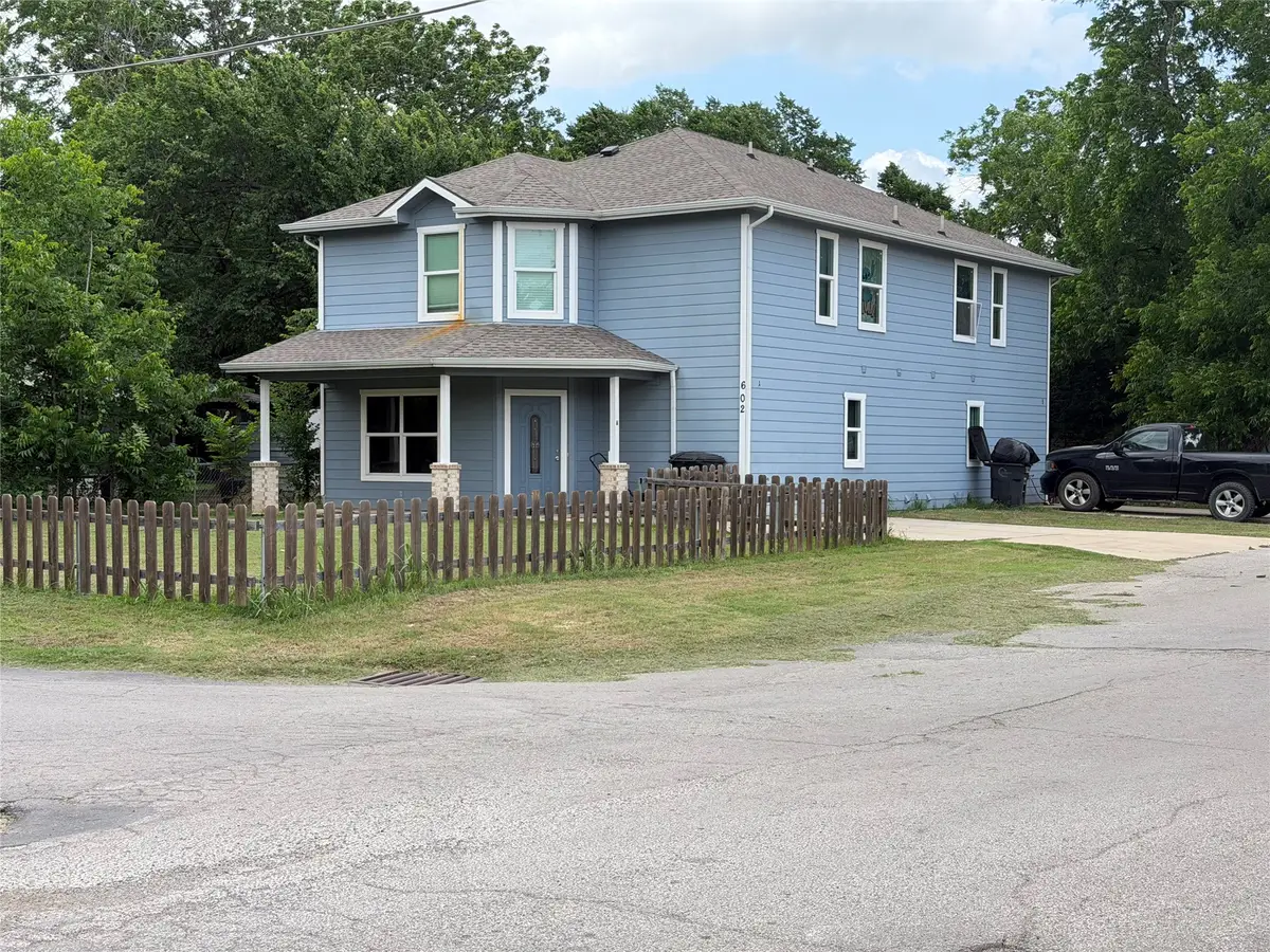 602 Sabine Avenue, Cleburne, TX 76031 - #1
