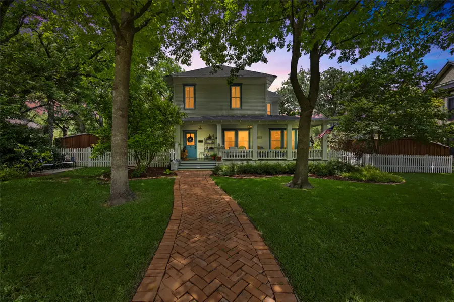 604 W Jefferson Street, Waxahachie, TX 75165 - #2