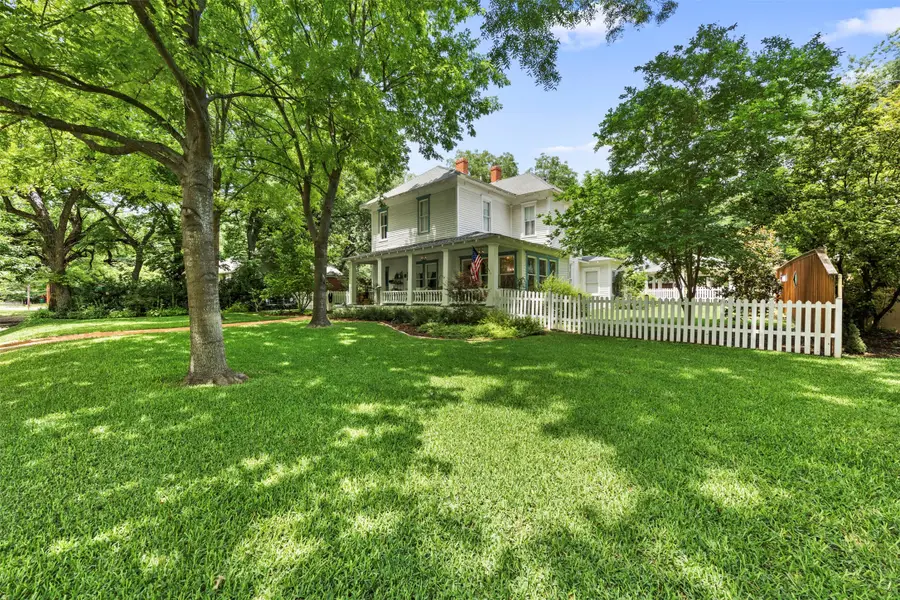 604 W Jefferson Street, Waxahachie, TX 75165 - #3