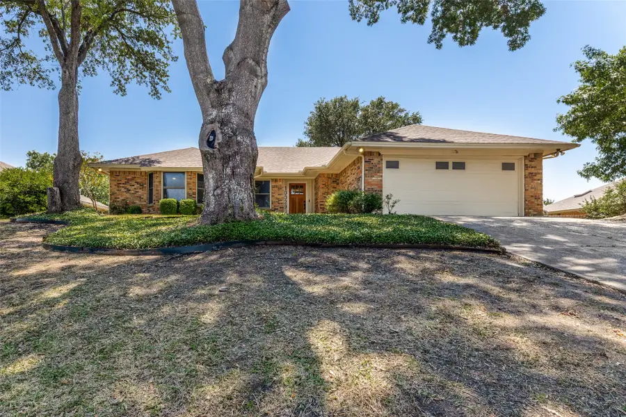10029 Stoneleigh Drive, Benbrook, TX 76126 - #2