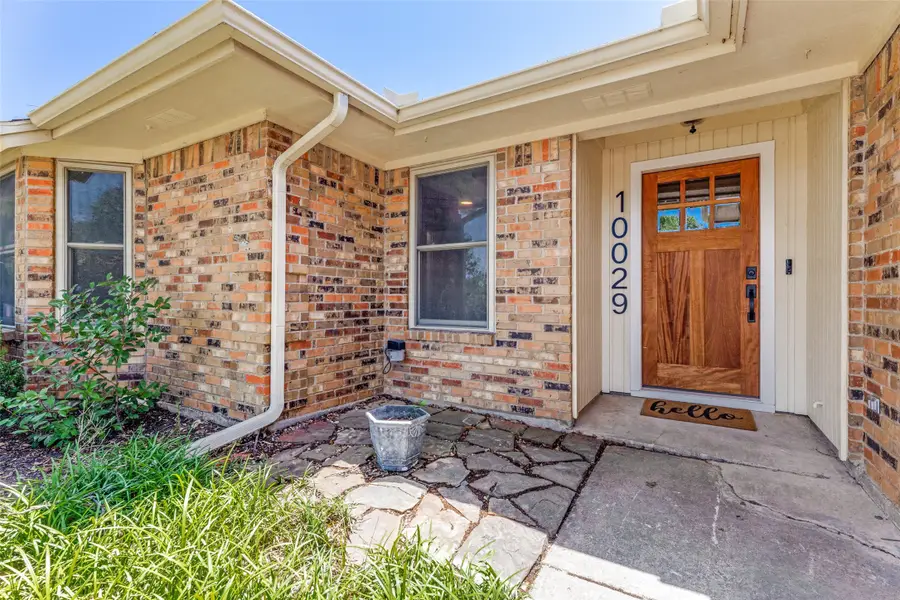 10029 Stoneleigh Drive, Benbrook, TX 76126 - #3