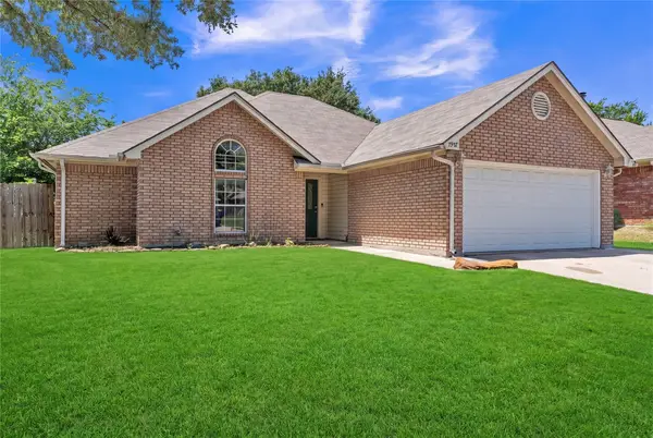 7937 Hunters Glen Drive, Watauga, TX 76148