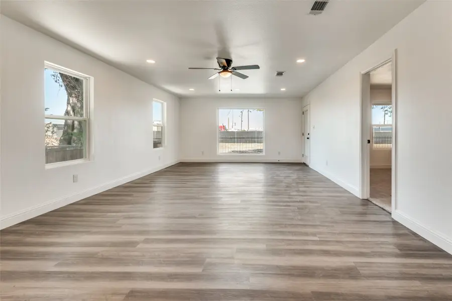 5728 Wilkes Drive, Fort Worth, TX 76119 - #2