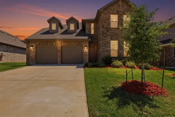 2233 Burning Bush Lane, Waxahachie, TX 75167