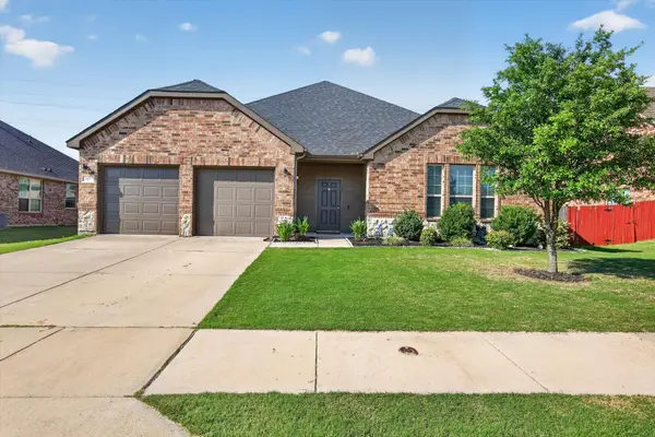 107 Cantle Street, Waxahachie, TX 75165