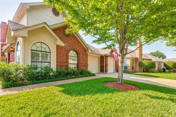 1212 Boardwalk Street, Arlington, TX 76011