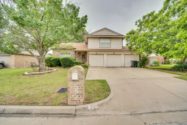 622 Lemon Drive, Arlington, TX 76018