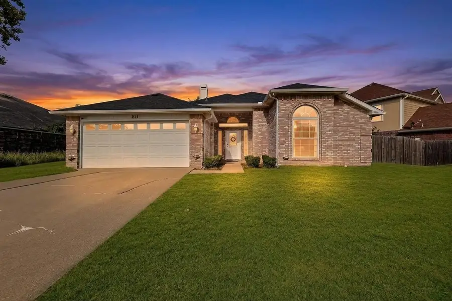 211 Ember Glen Drive, Arlington, TX 76018 - #2