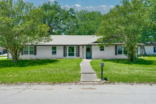 3011 Tanglewood Drive, Commerce, TX 75428