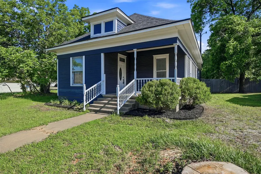 721 W Monterey Street, Denison, TX 75020 - #2