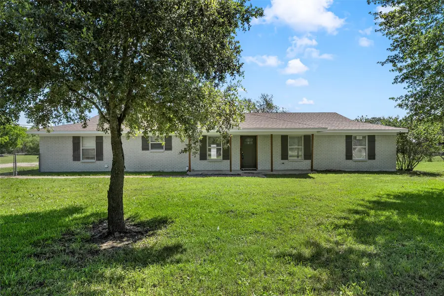 154 Longhorn Parkway, Axtell, TX 76624 - #2