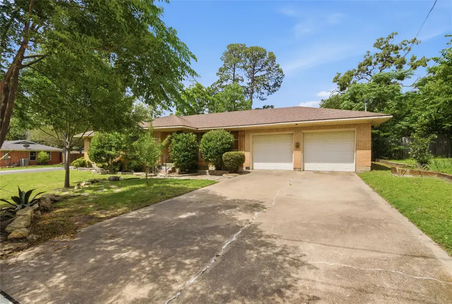 2703 Robinwood Lane, Denton, TX 76209 - #2