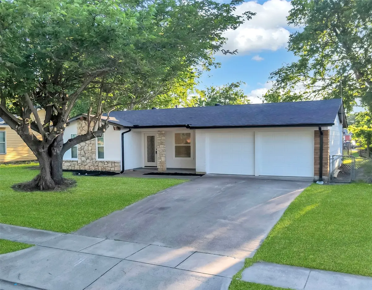 808 Hillcrest Drive, Arlington, TX 76010 - #1