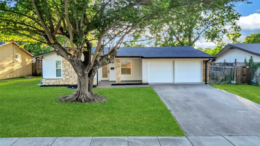 808 Hillcrest Drive, Arlington, TX 76010 - #2