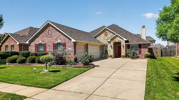 2360 Collin Drive, Grand Prairie, TX 75052