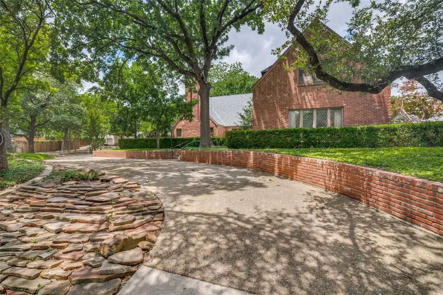 2501 W Prairie Creek Drive, Richardson, TX 75080 - #3