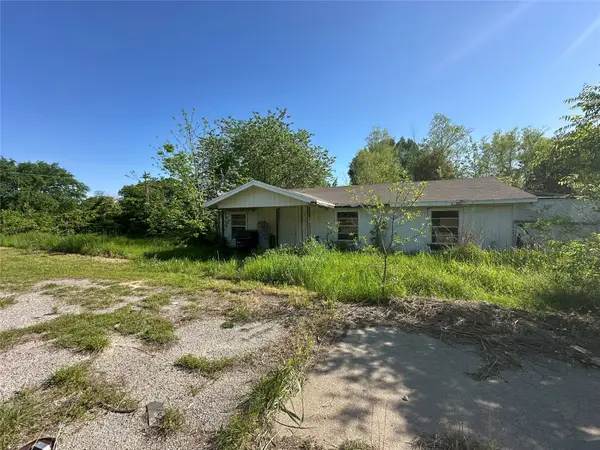 1726 County Road 279, Post Oak Bend, TX 75142