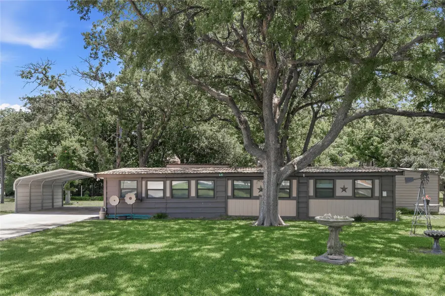 641 S Lamar Street, De Leon, TX 76444 - #3