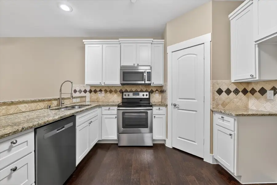 308 Lily Lane, Lewisville, TX 75057 - #2