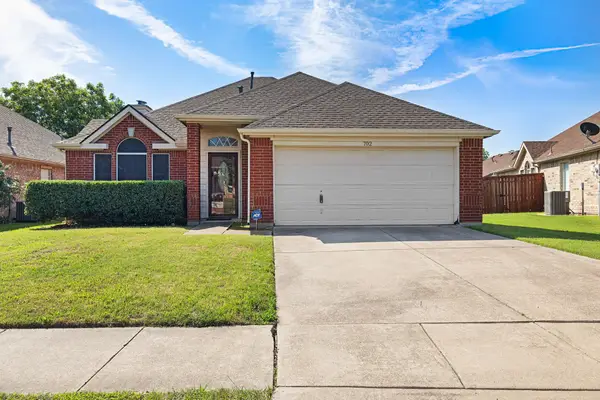 702 Lake Bridge Drive, Lake Dallas, TX 75065