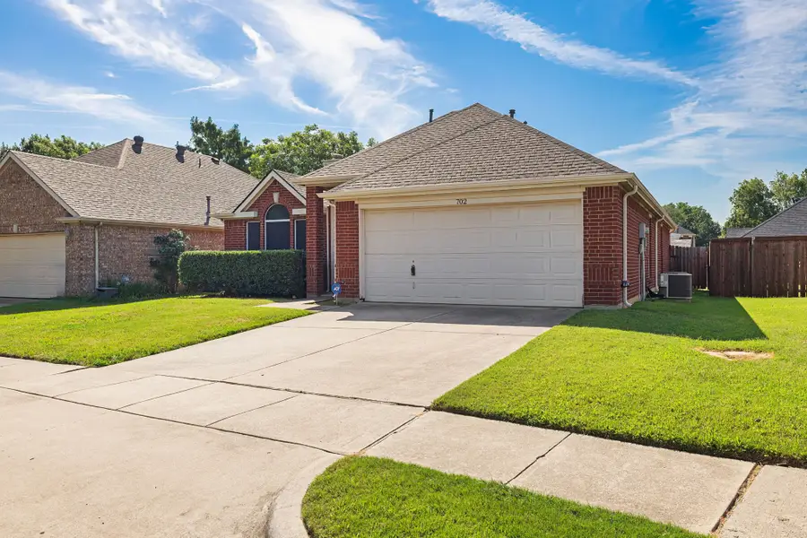 702 Lake Bridge Drive, Lake Dallas, TX 75065 - #2