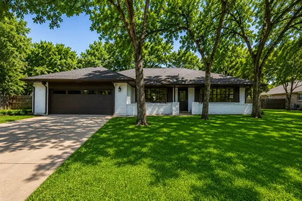 1416 Cheyenne Trail, Granbury, TX 76048