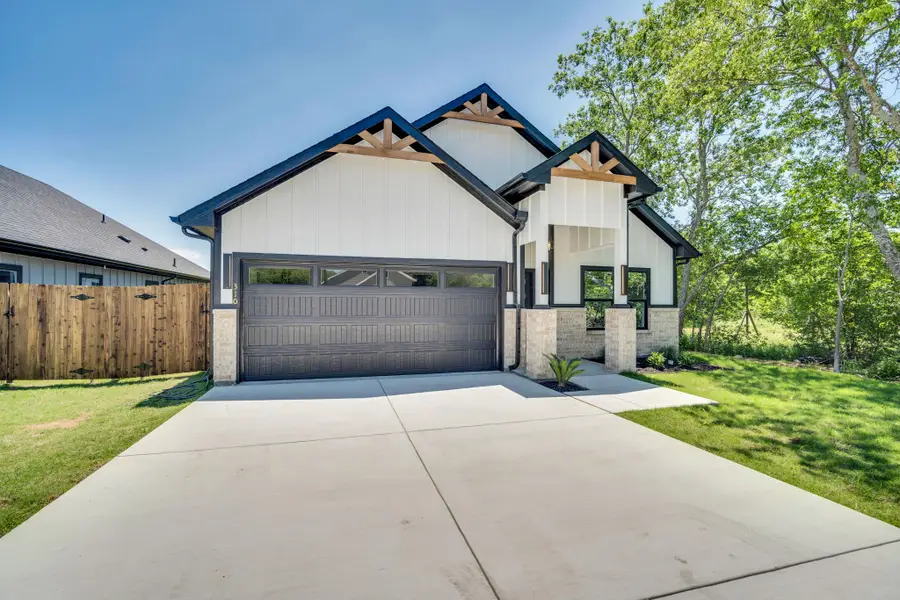 310 Matthew Street, Hillsboro, TX 76645 - #3