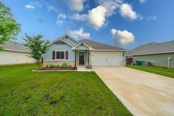 105 Arrowhead Drive, Sanger, TX 76266