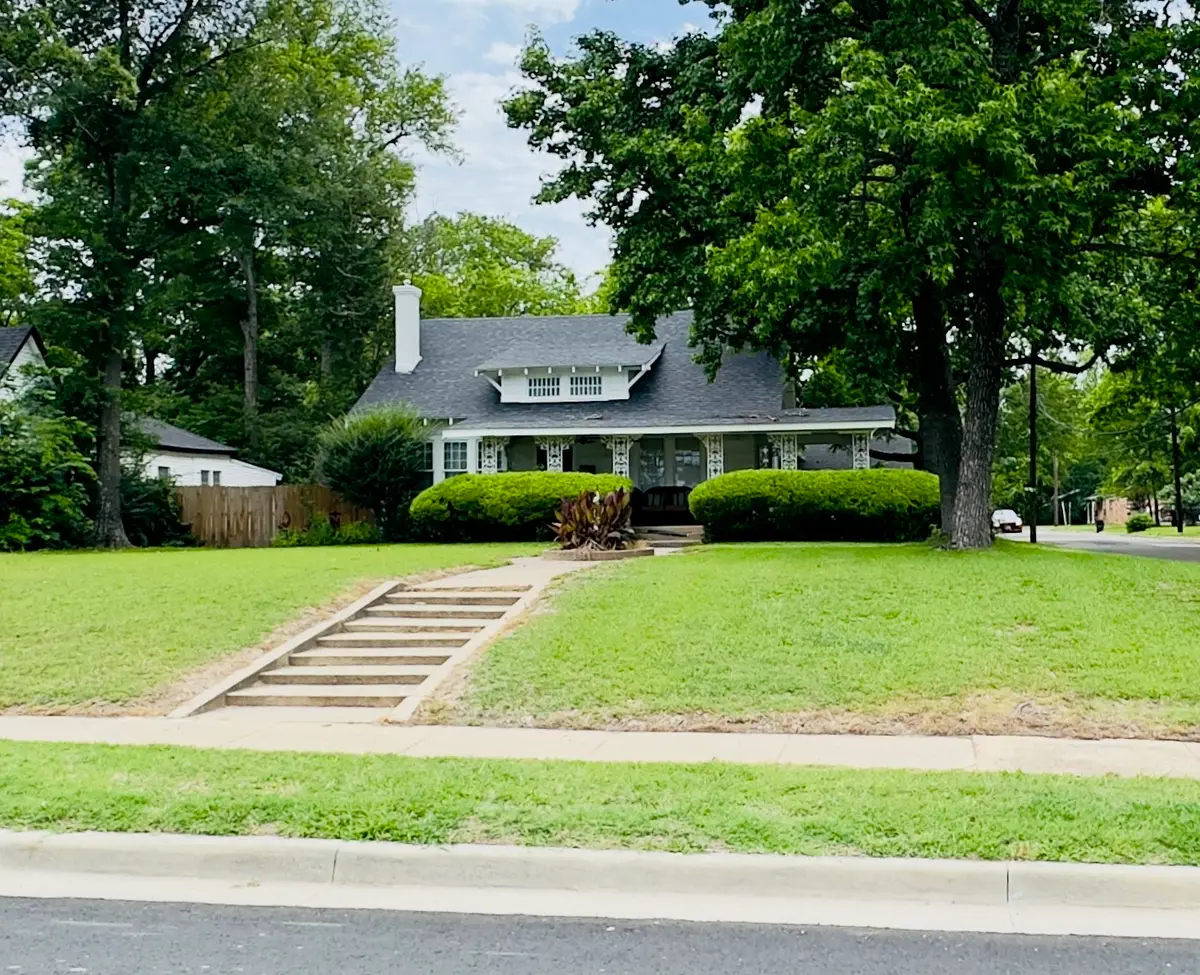 605 Davis Street S, Sulphur Springs, TX 75482 - #1