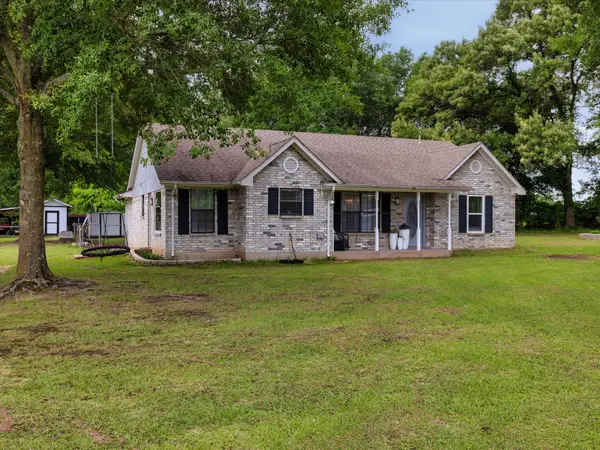 300 Rs County Road 3367, Emory, TX 75440