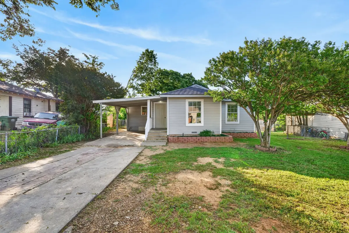 2006 20th Street, Mineral Wells, TX 76067 - #1