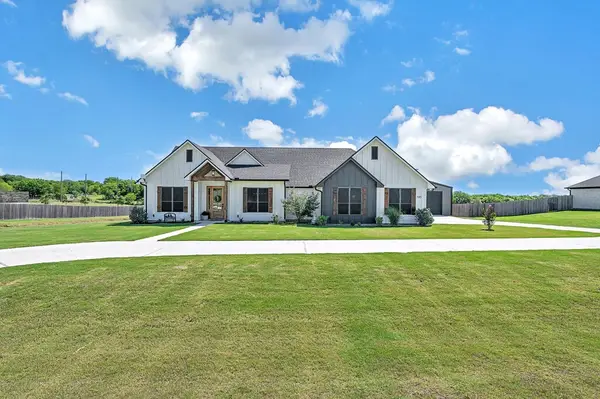 195 Rayford Drive, Lorena, TX 76655