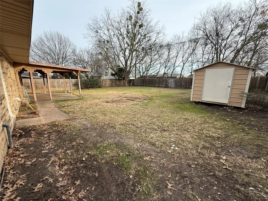 415 W Highland Drive, Whitewright, TX 75491 - #3