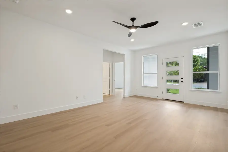 642 Bethpage Avenue, Dallas, TX 75217 - #2