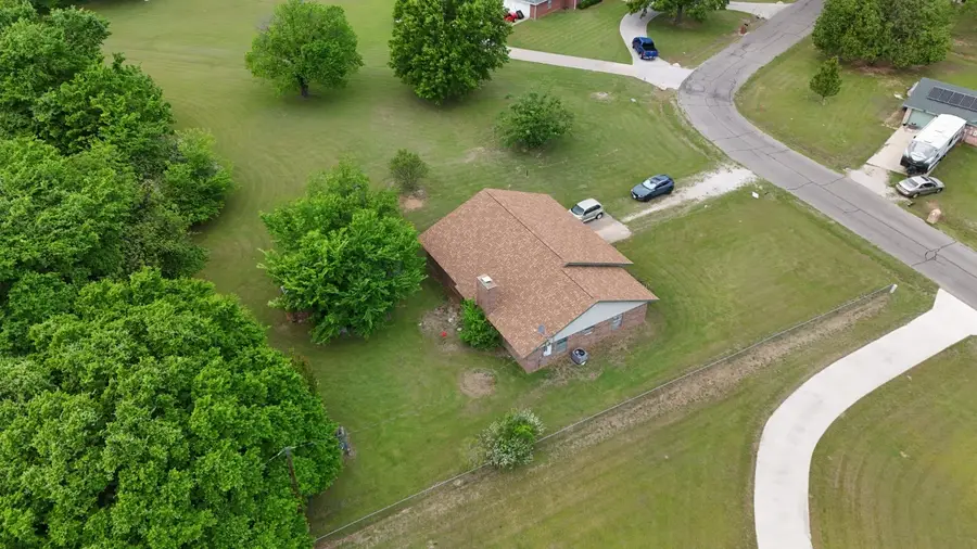 415 Meadowlark Trail, Springtown, TX 76082 - #2