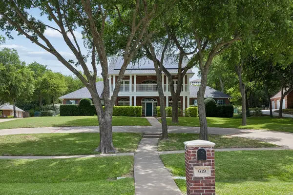 619 Oak Tree Cove, Cedar Hill, TX 75104