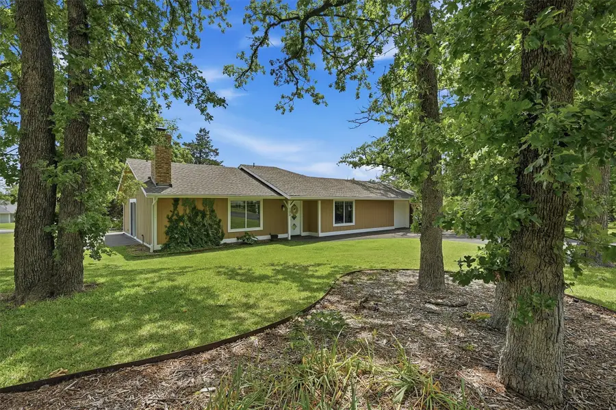 100 Cayuga Cove, Lake Kiowa, TX 76240 - #3