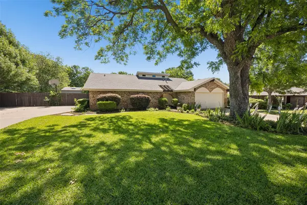 1203 Oakwood Trail, Southlake, TX 76092