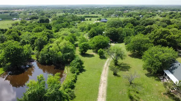 806 Old Base Road, Aurora, TX 76078