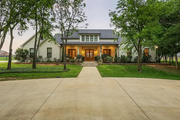104 Beavers Bend Drive, Gunter, TX 75058