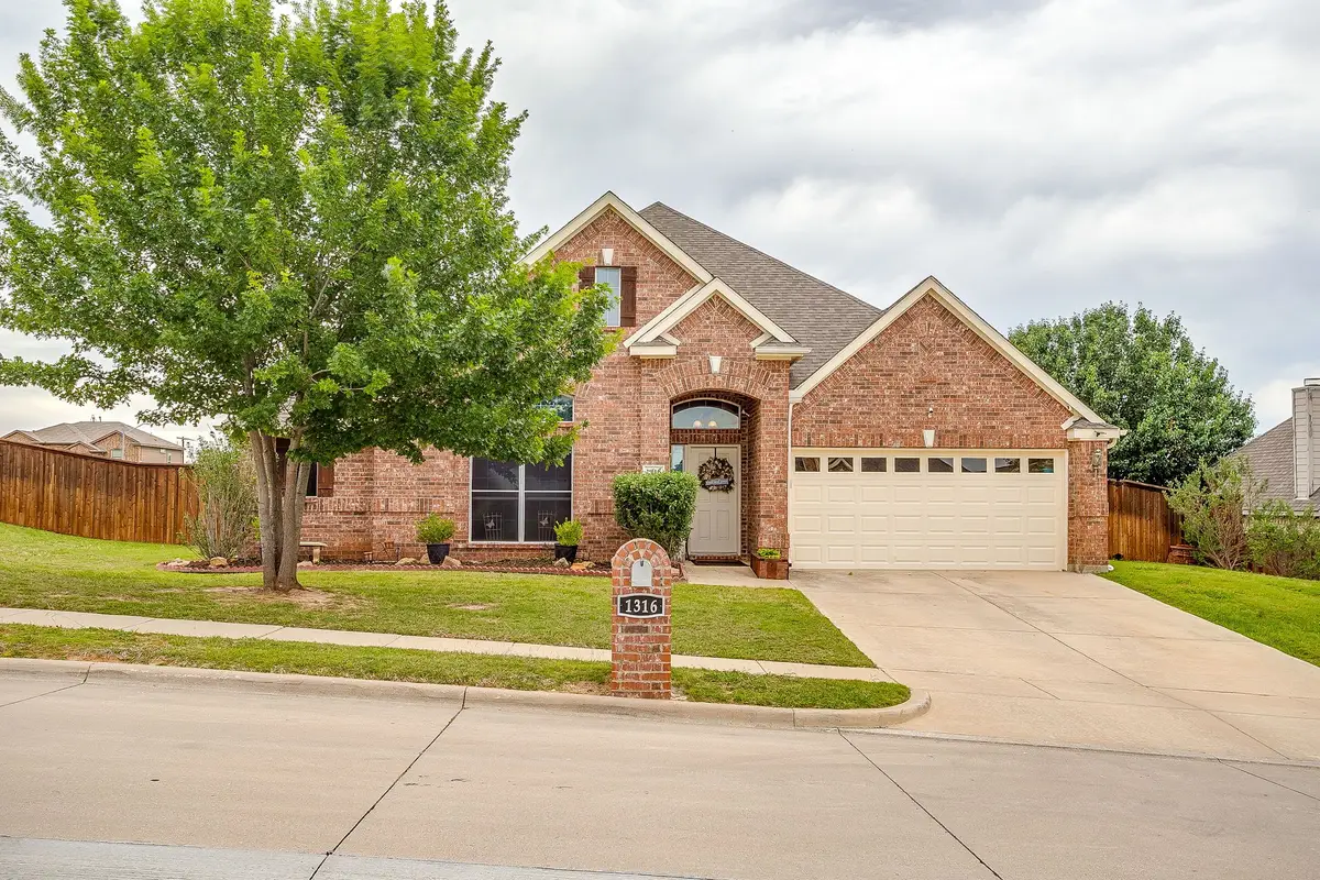 1316 Meadowlakes, Azle, TX 76020 - #1