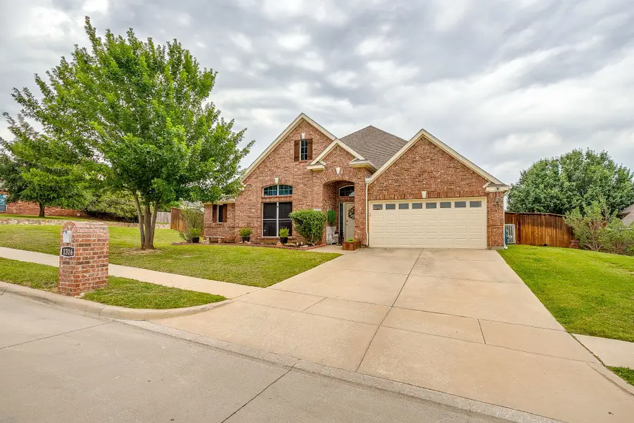 1316 Meadowlakes, Azle, TX 76020 - #2