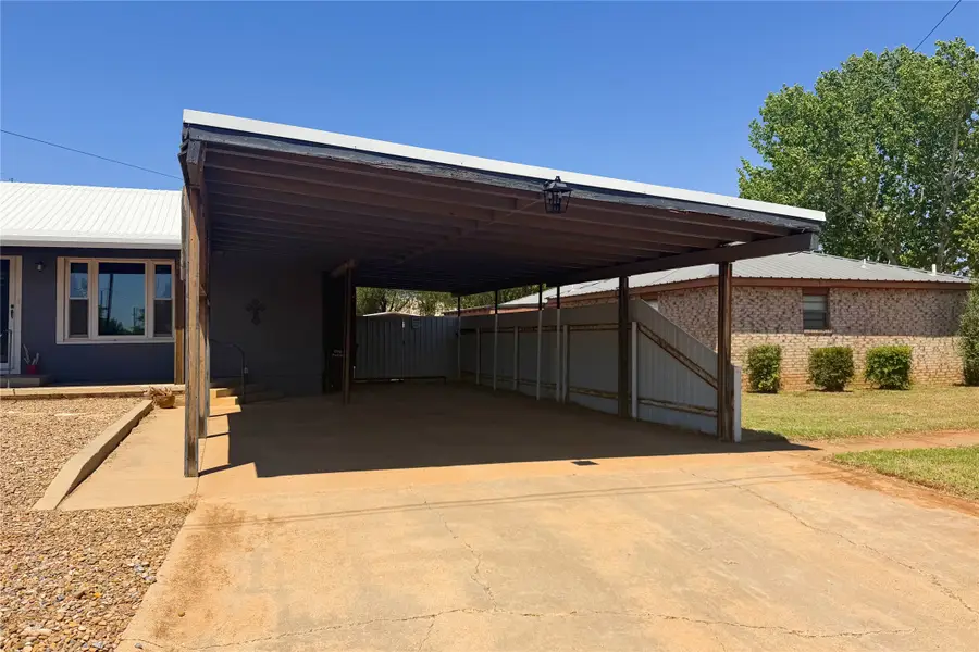 1606 Richards Street, Paducah, TX 79248 - #2