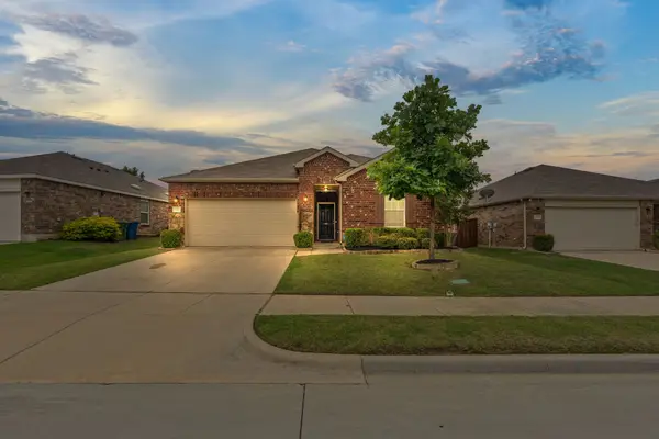1716 Trace Drive, Aubrey, TX 76227
