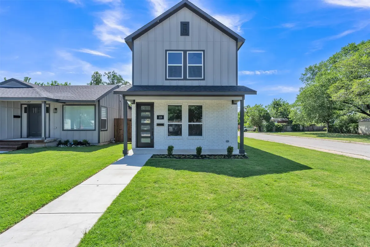 225 Nw 16th Street, Grand Prairie, TX 75050 - #1